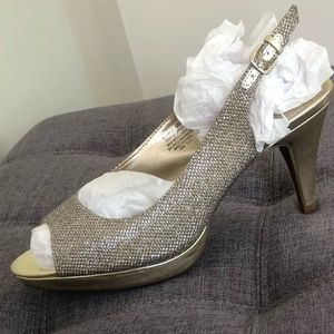 Bandolino dressy sandals - NWT